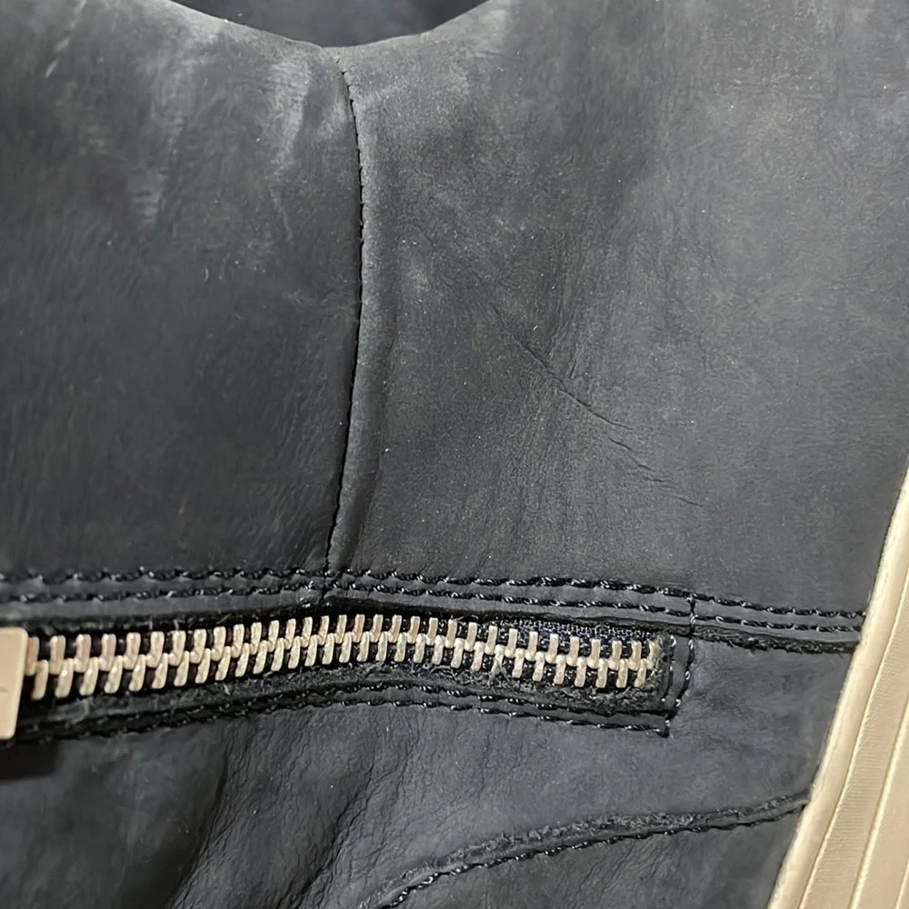 J/Slides‎ Booties - Picture 6 of 7